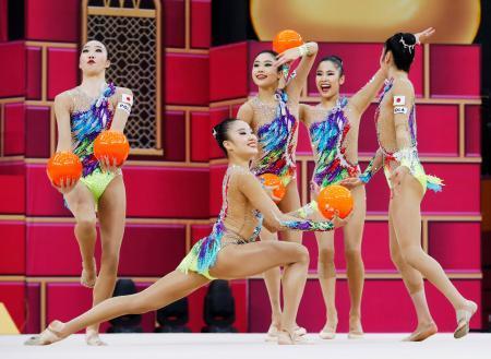 新体操、日本が種目別ボールで金世界選手権、団体で初