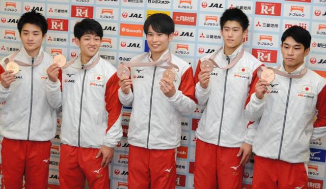 団体銅の体操男子が帰国　悔しさバネに東京へ誓い　萱「日本を引っ張る強い気持ちで」