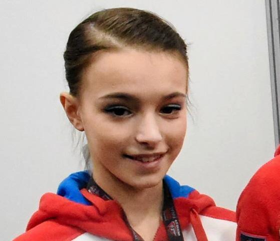 フィギュア　ロシアの15歳・シェルバコワが４回転ルッツ２本成功