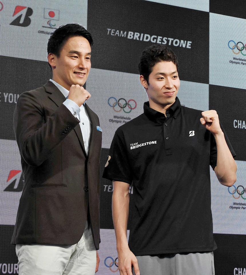 　トークショーに参加した松田丈志氏（左）と萩野公介