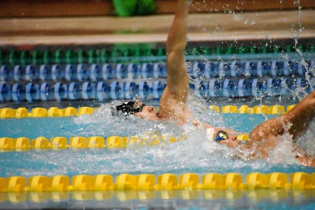 競泳　萩野公介、全体１位で決勝へ　社会人選手権男子２００背予選