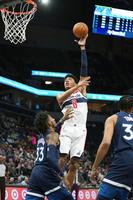 ティンバーウルブズ戦でシュートするウィザーズの八村＝ミネアポリス（ＮＢＡＥ提供・ゲッティ＝共同）