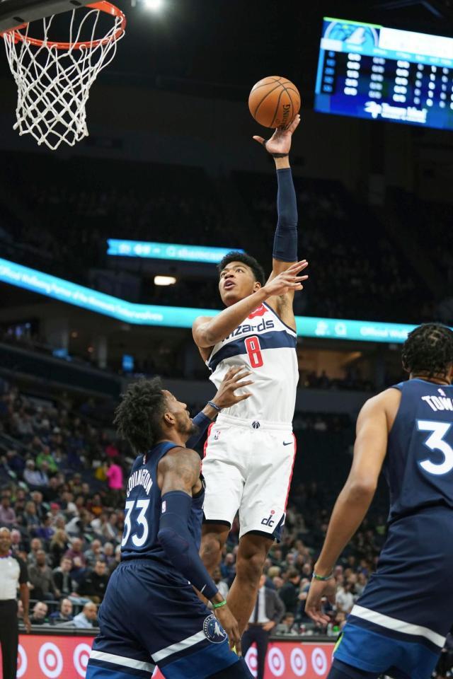 ティンバーウルブズ戦でシュートするウィザーズの八村＝ミネアポリス（ＮＢＡＥ提供・ゲッティ＝共同）