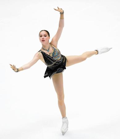 　フリーで華麗な演技を見せるザギトワ＝真駒内セキスイハイムアイスアリーナ（撮影・堀内翔）