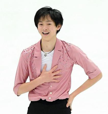 フリー演技を終えて胸をなで下ろす島田高志郎＝真駒内セキスイハイムアイスアリーナ（撮影・堀内翔）