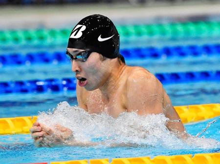 男子４００メートル個人メドレーで２位だった萩野公介の平泳ぎ＝東京辰巳国際水泳場