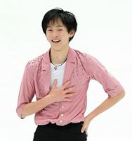 フリー演技を終えて胸をなで下ろす島田高志郎＝真駒内セキスイハイムアイスアリーナ（撮影・堀内翔）