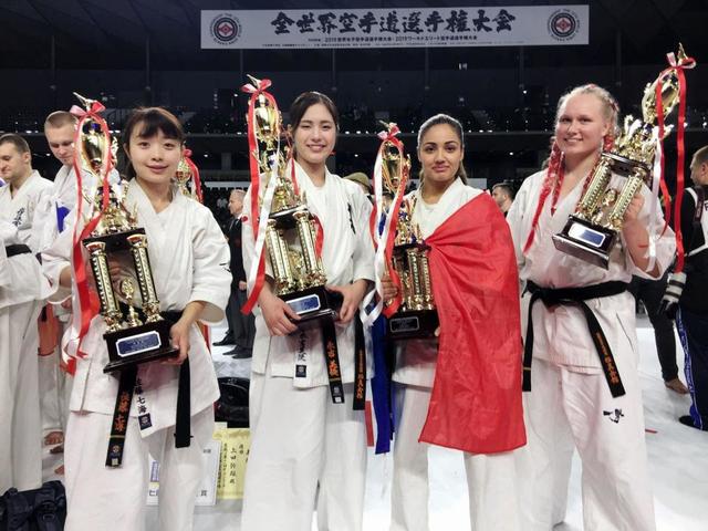 極真会館 全世界空手道選手権大会 男子は上田 女子は永吉が優勝 スポーツ デイリースポーツ Online