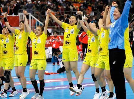 ハンド女子、日本は中国に快勝世界選手権、１次リーグ
