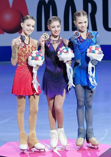 ロシア３人娘が表彰台を独占　コストルナヤ圧巻の美しさで世界最高Ｖ
