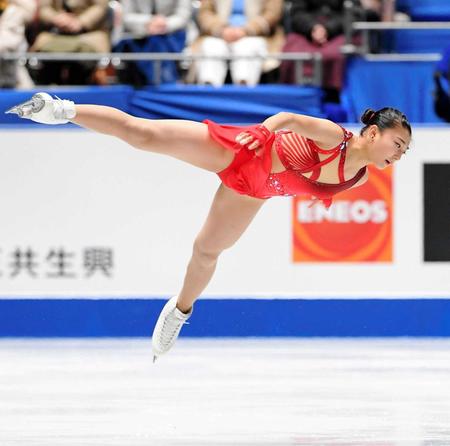 　華麗な演技を見せる坂本花織