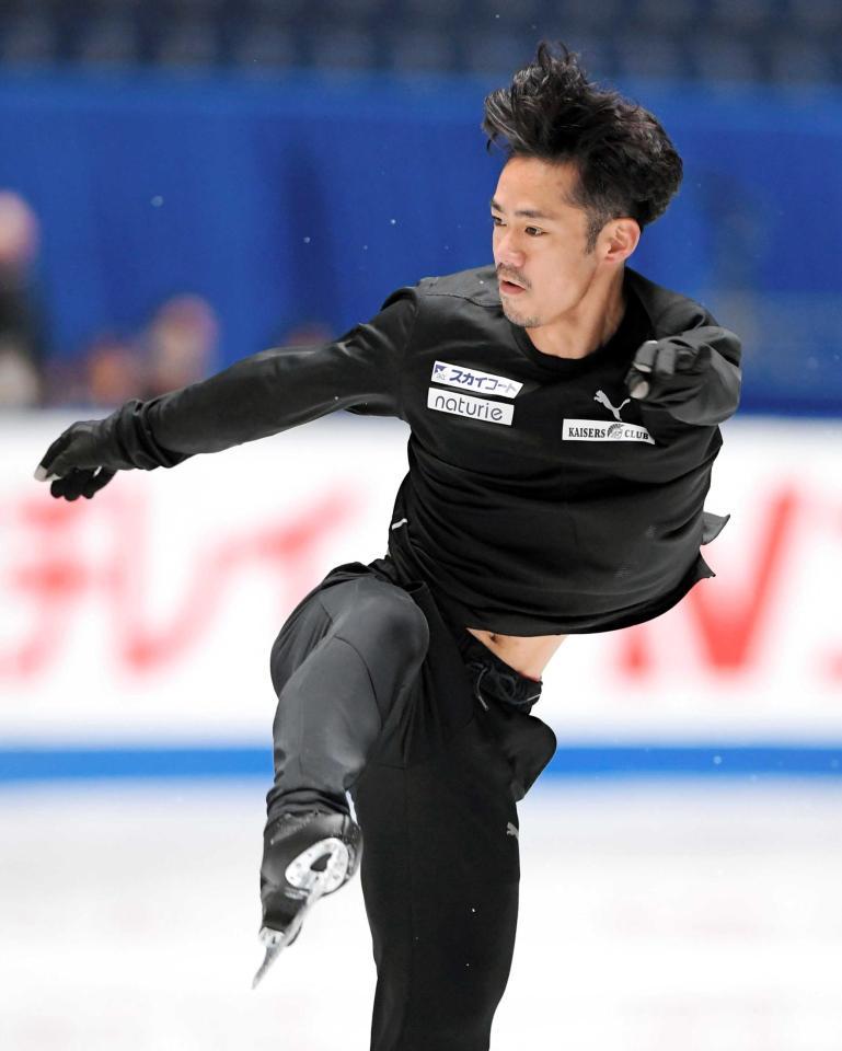 　練習する高橋大輔