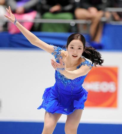 演技する本田真凜＝代々木第一体育館（撮影・中田匡峻）