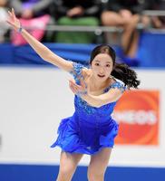 演技する本田真凜＝代々木第一体育館（撮影・中田匡峻）