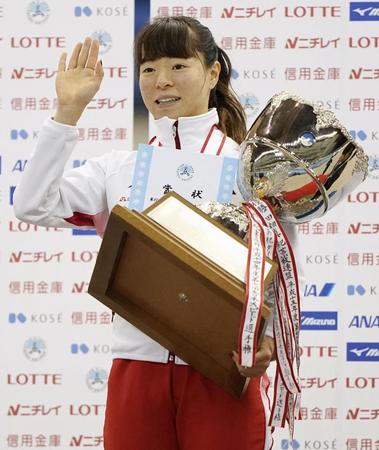 　オールラウンド部門の女子で初優勝した菊池純礼＝エムウエーブ