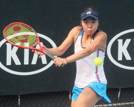 全豪テニス予選、村松が２回戦へ女子シングルス、岡村は敗れる