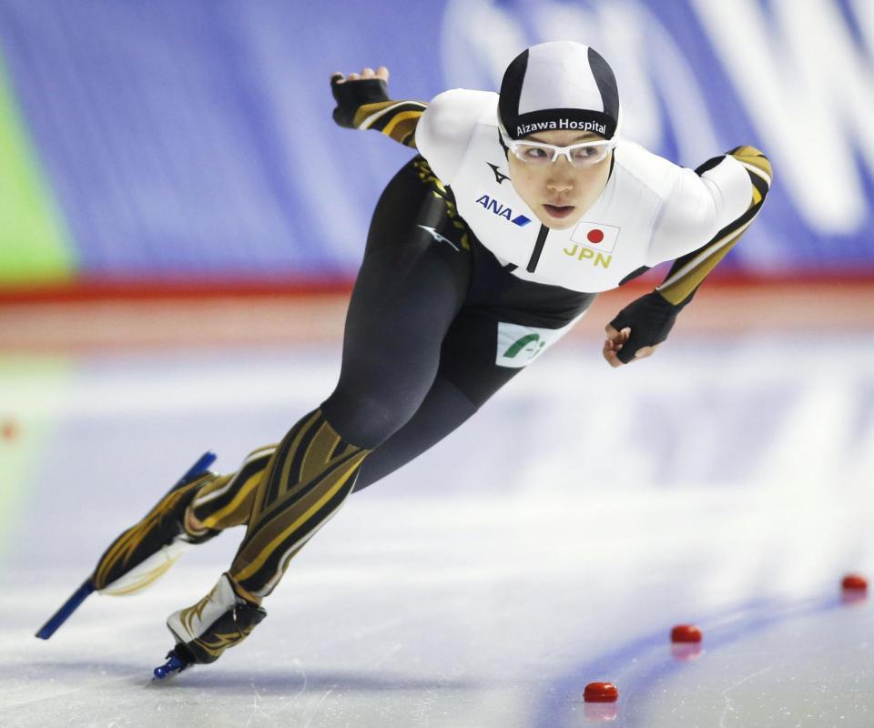 　女子１０００メートルで優勝した小平奈緒＝カルガリー（カナディアンプレス提供・ＡＰ＝共同）