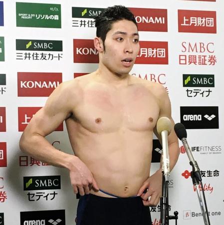 　予選を終え取材に応じる萩野公介＝東京辰巳国際水泳場