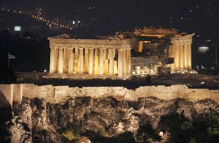 　世界遺産のアクロポリスにあるパルテノン神殿＝２００４年８月、アテネ（共同）