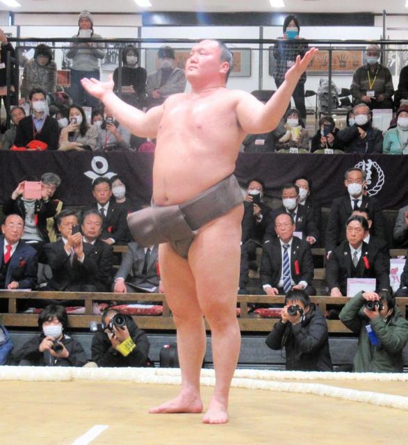 白鵬が相撲発祥の地で土俵入り「ご先祖様の相撲ルーツを知ってもらいたい」