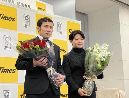 　東京五輪代表に決まり、記者会見を行った高藤直寿（左）と渡名喜風南