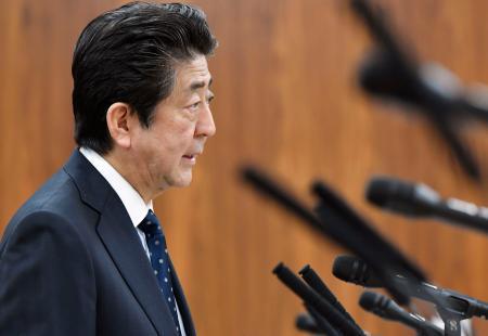 首相、東京五輪縮小と無観客否定「完全な形」での開催を説明