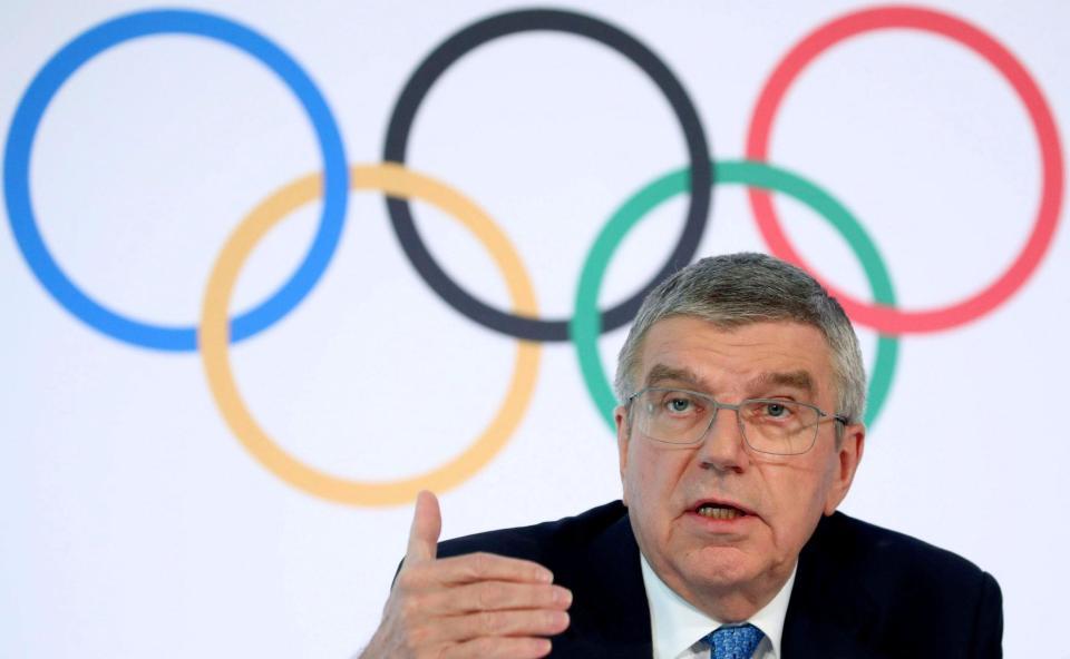 　記者会見するＩＯＣのバッハ会長＝４日、ローザンヌ（ロイター＝共同）