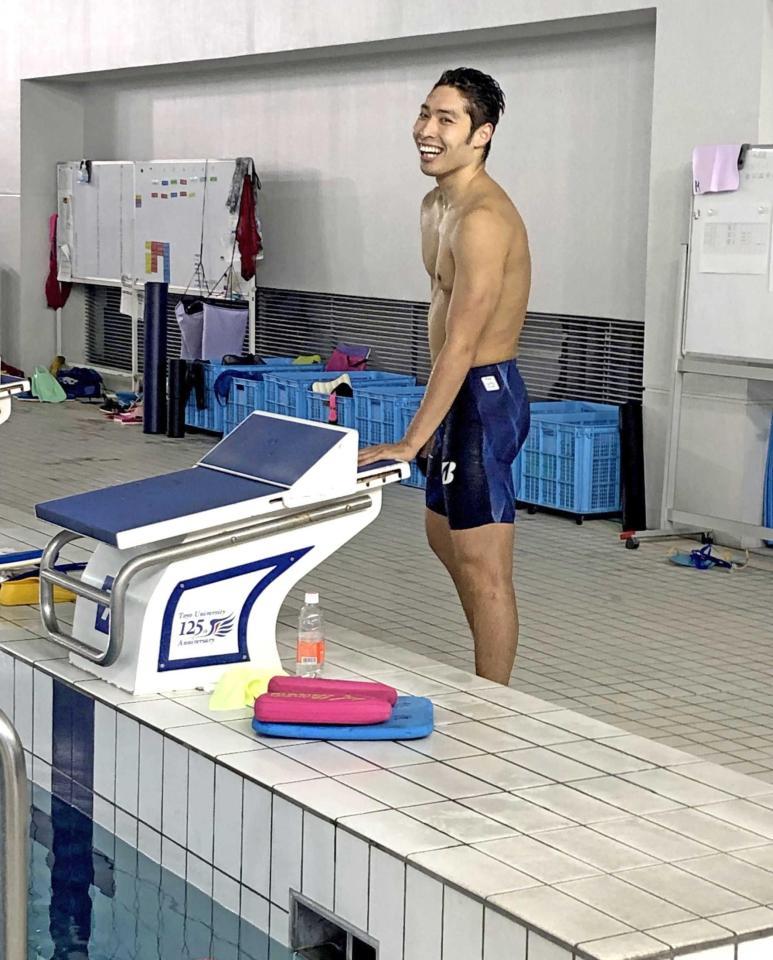 　笑顔を見せる萩野公介（ＩＭＰＲＩＮＴ提供）