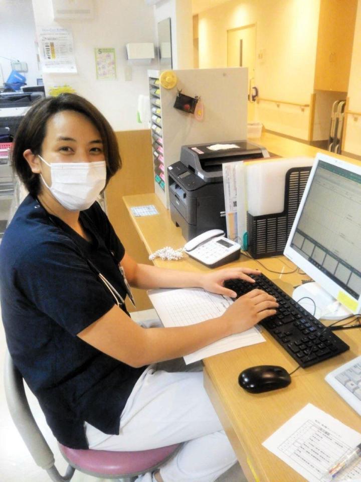 西埼玉中央病院の看護師として勤務しながら五輪を目指す津端ありさ（日本ボクシング連盟提供）