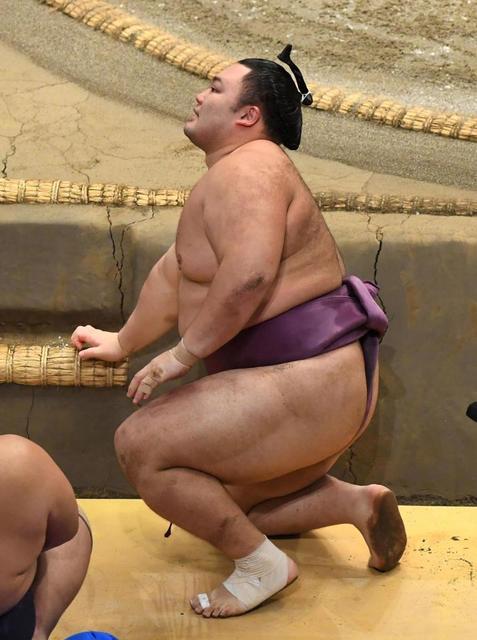 白鵬が全勝で単独トップ　敗れた朝乃山、照ノ富士が１差追走　かど番の貴景勝は７勝目