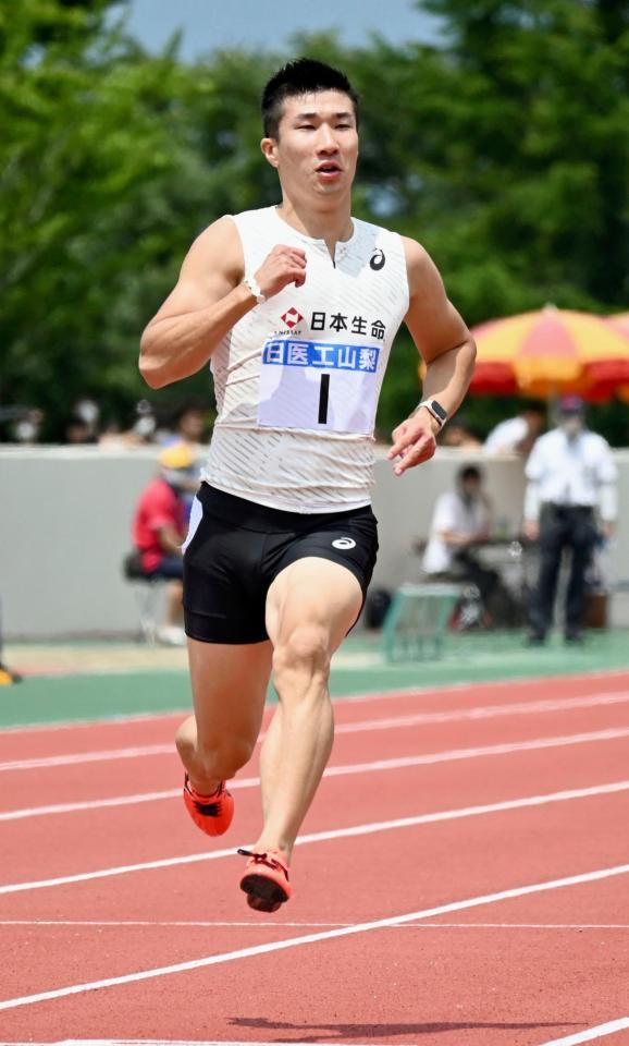 男子１００メートル予選　10秒12をマークして１組１着となった桐生祥秀＝富士北麓公園陸上競技場