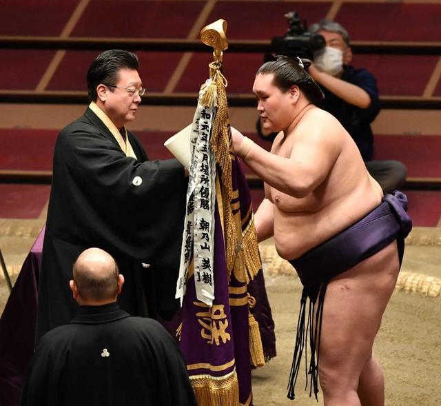 照ノ富士、史上最大の復活Ｖ！苦難乗り越え…５年ぶり２度目「続けてきて良かった」