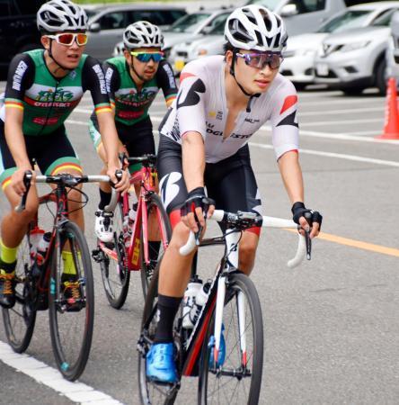 自転車の橋本、完走逃し反省実業団のロードレースに出場
