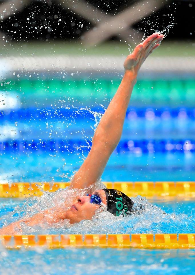 男子１００メートル背泳ぎで１位になった入江陵介（代表撮影）