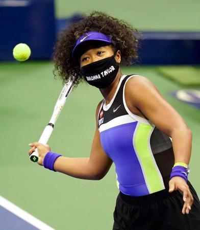 大坂、マスクに被害女性の名全米テニスでも差別に抗議