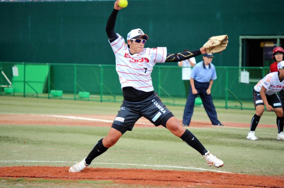 リーグ初戦に先発した上野＝神奈川・大和スタジアム＝