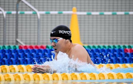 ２００メートル平泳ぎに出場した渡辺一平（撮影・國島紗希）
