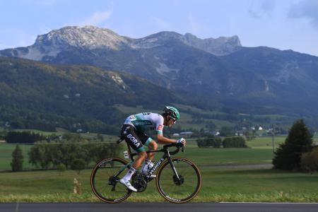 　ツール・ド・フランス第１６ステージ、疾走するレナルト・ケムナ＝１５日、ビラールドラン（ゲッティ＝共同）