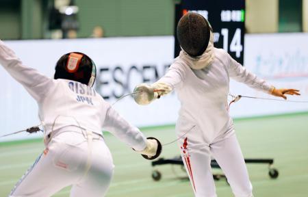 女子エペは佐藤希望ら決勝へ全日本フェンシング第１日