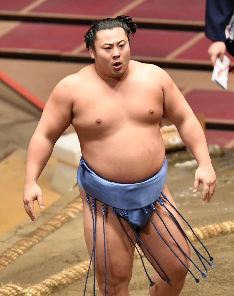 若隆景を破り、２敗を守った翔猿（撮影・西岡正）