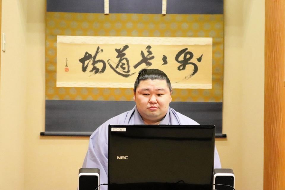 時津風部屋で優勝一夜明け会見をリモートで行った正代