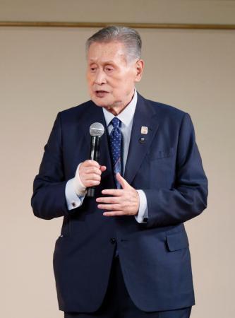 　自民党細田派のパーティーであいさつする東京五輪・パラリンピック組織委の森喜朗会長