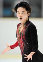 優勝した友野一希＝大阪府立臨海スポーツセンター（代表撮影）
