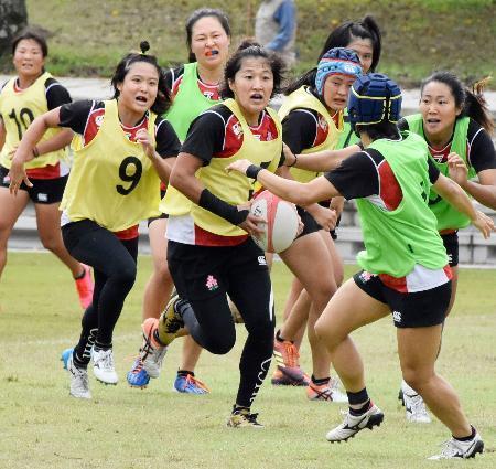 ラグビー７人制女子、練習を公開日本代表候補が合宿
