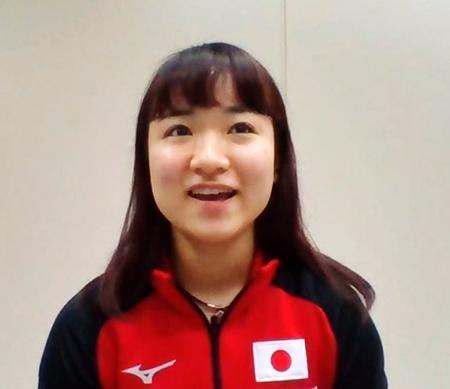 　オンラインで取材に応じる卓球女子の伊藤美誠