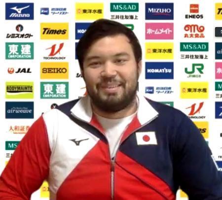 　オンラインで取材に応じる東京五輪柔道男子１００キロ級代表のウルフ・アロン＝２８日