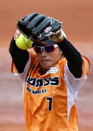 ビックカメラ高崎がソフト決勝へ女子日本リーグ、２連覇を狙う