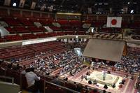 　正代の休場でさびしげな両国国技館（撮影・金田祐二）