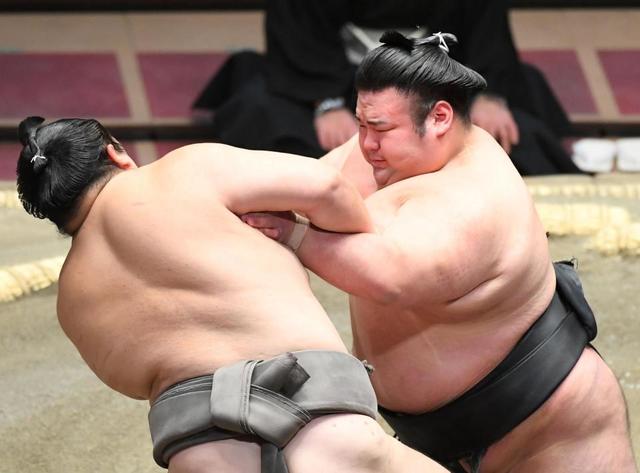 大関貴景勝が完勝で７連勝　無敗は小結照ノ富士との２人