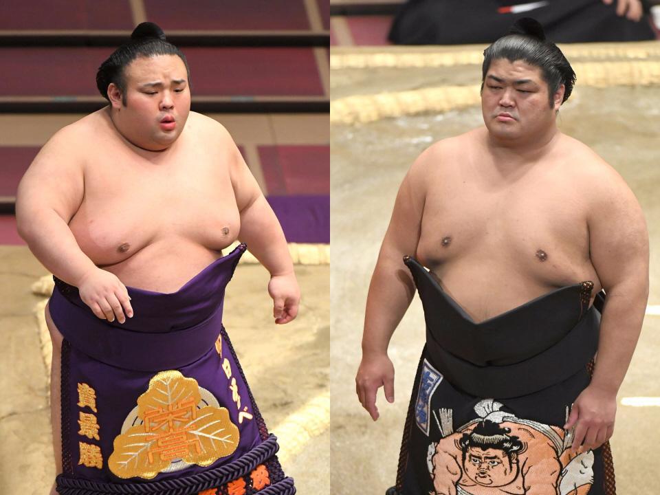 　土俵入りする貴景勝（左）と志摩ノ海